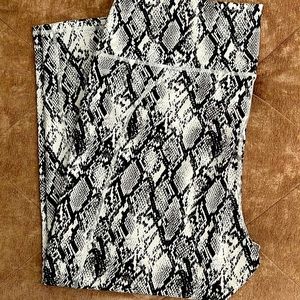 High Waisted PowerHold 7/8 Leggings